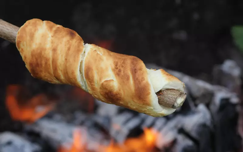 Stockbrot backen